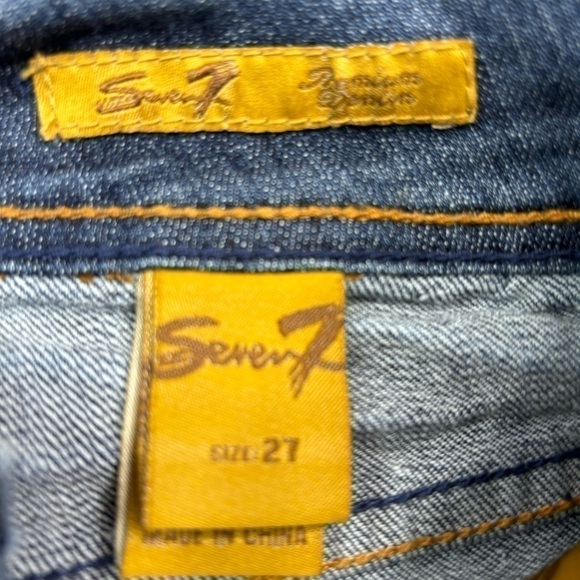 Seven7  Shorts Womens 27 Bermuda Length Regular Wash Denim Casual Low Rise Vaca - Picture 2 of 4